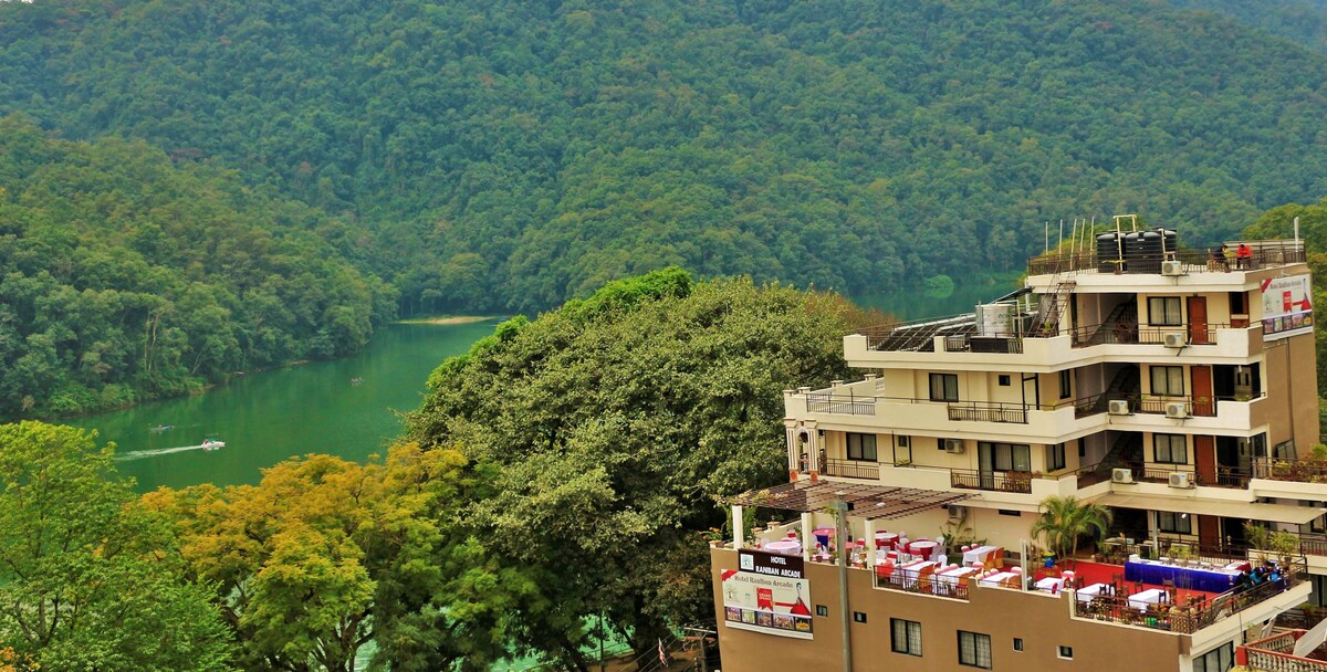 ६५ मिटर मापदण्डप्रति फेवाताल किनारका स्थानीय व्यवस...